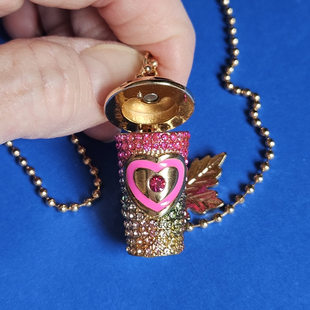 ☕🍩Betsey Ombré Pink, Gold, & Green Stones Coffee Cup Necklace - NWT🍩☕